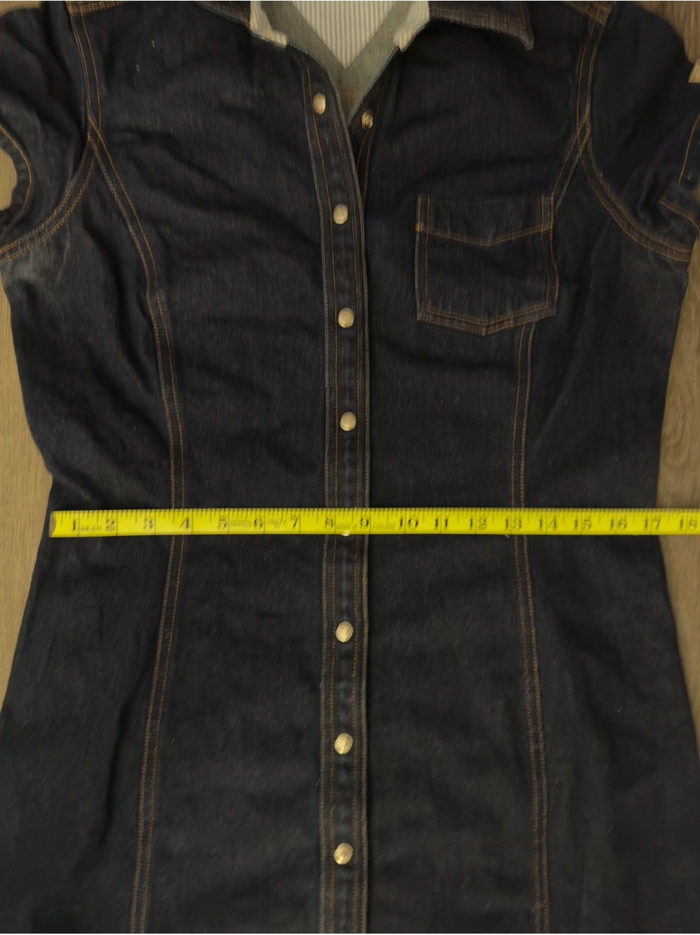 Tommy Hilfiger SZ 12 dark blue denim dress. Cap sleeve snap front. - Picture 9 of 12